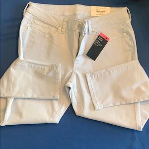 a.n.a. Skinny ankle, Mid-Rise slim leg jeans